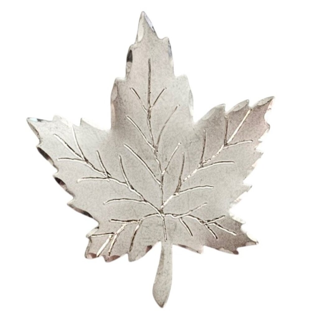 Sterling Maple Leaf Vintage Pin Brooch L637